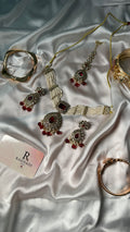 Kundan chokar set