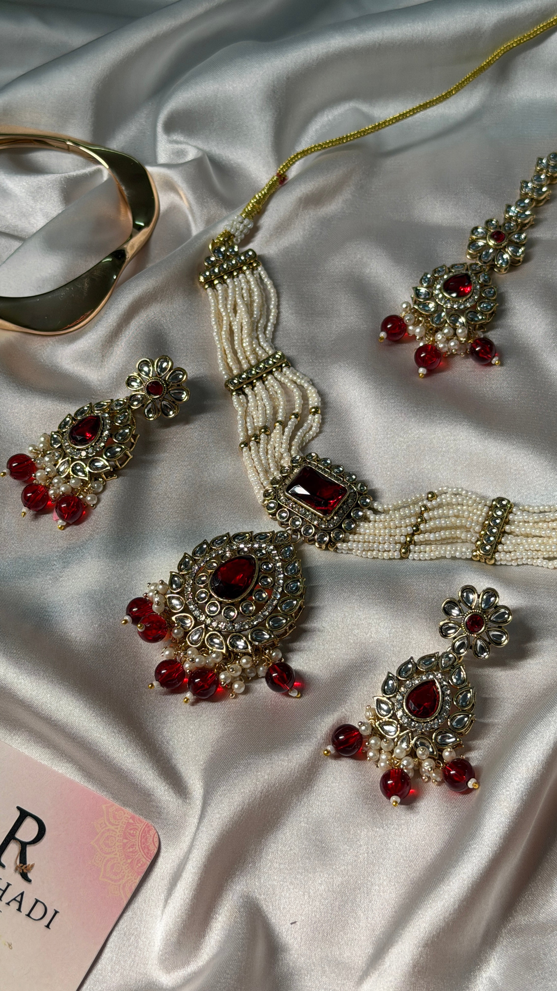 Kundan chokar set