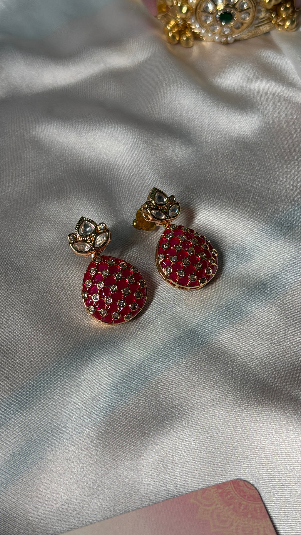 Gold plated kundan earring