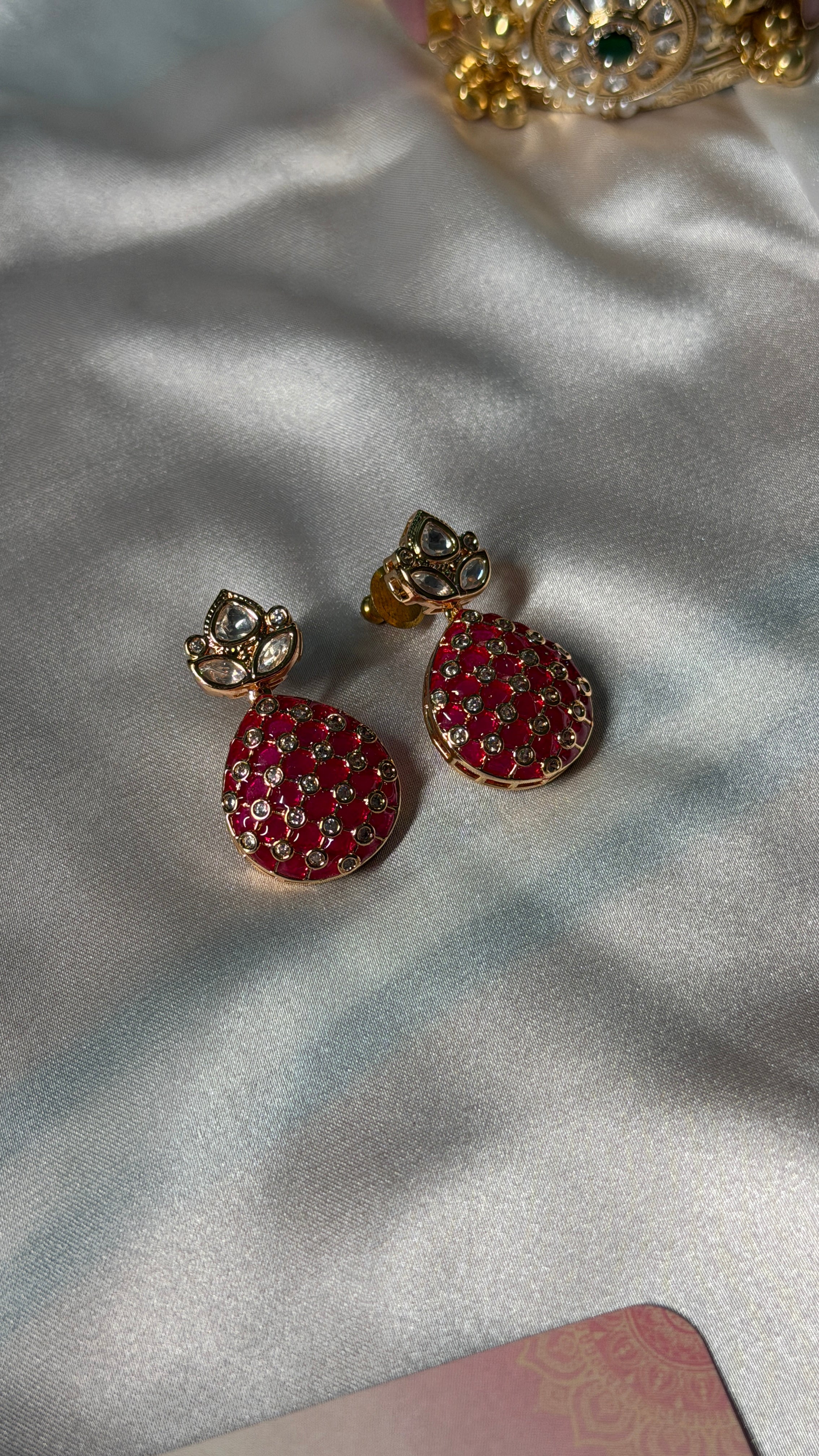 Gold plated kundan earring