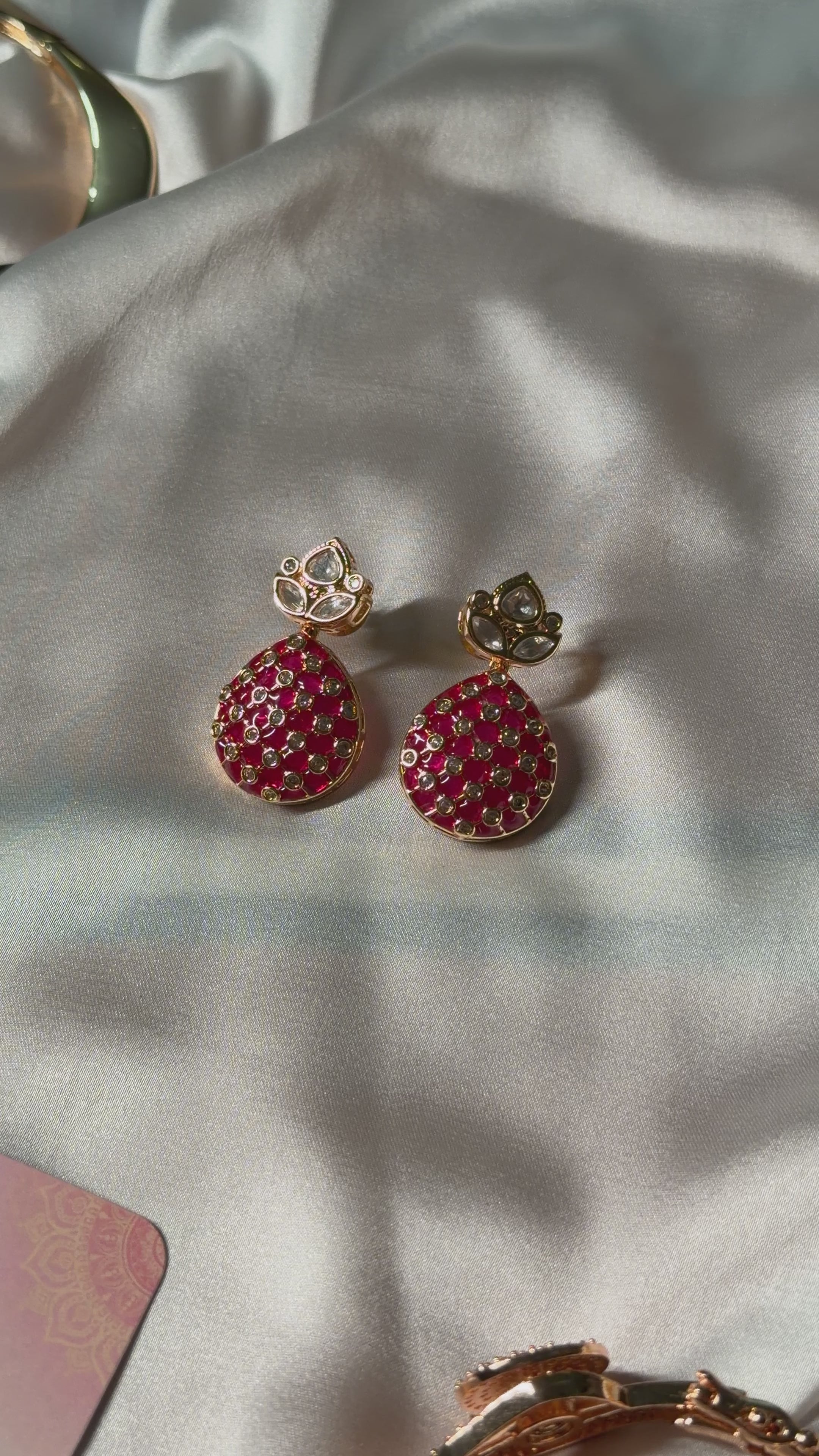 Gold plated kundan earring